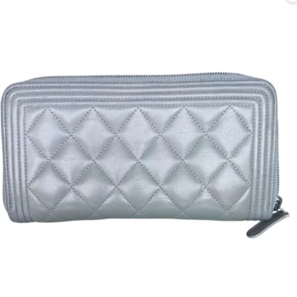 CHANEL Boy lamb skin Gray Authentic Zip Around Wallet - Picture 2 of 10